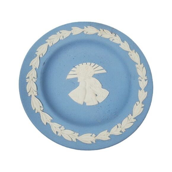 Wedgwood Collectors Society Wellington 4.5" Dish Made in England Limited Edition - Picture 1 of 5